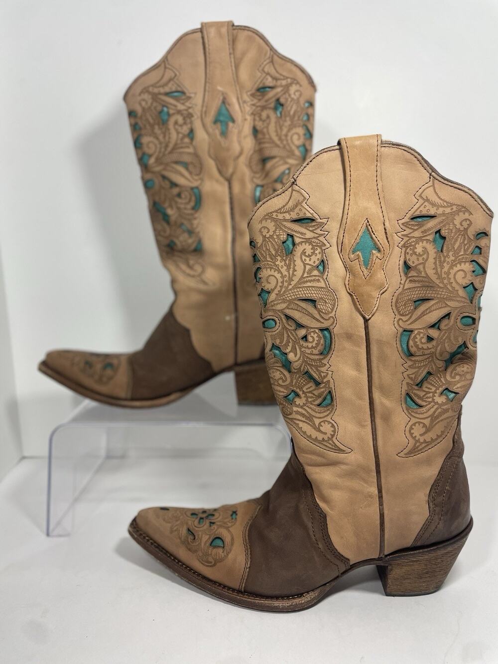 Corral Vintage Line Laser Tooled Cut Out W Turquoise Insets Cowboy Boots 8.5